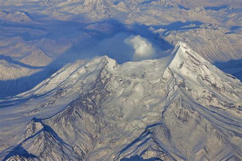 Alaska's Redoubt Volcano 'Screamed' Before Exploding | Live Science