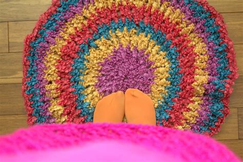 DIY // Crochet Circle Rug/Throw How To & Free Crochet Pattern! | Free crochet pattern, Crochet ...