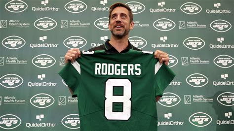 Jets Introduce Aaron Rodgers at News Conference After Trade - The New York Times