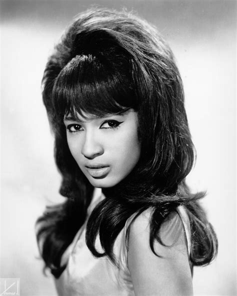 The Ronettes’ Ronnie Spector on her signature style. The Ronettes, Ronnie Spector, Vintage ...