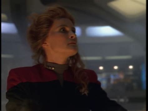 Star Trek : Voyager 1 X 1 "Caretaker " | Star trek voyager, Star trek, Kate mulgrew