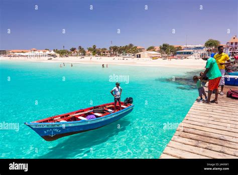 CAPE VERDE SAL Santa Maria sal Fishermen bringing their catch of fish ...