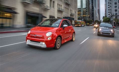 Fiat 500e Reviews | Fiat 500e Price, Photos, and Specs | Car and Driver