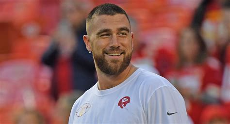 NFL Star Travis Kelce Reveals Everyone’s Been Pronouncing His Name ...