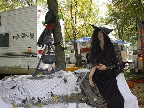 An RVer's Guide To Spooky Halloween Fun At Your Campsite | Halloween images, Halloween fun ...