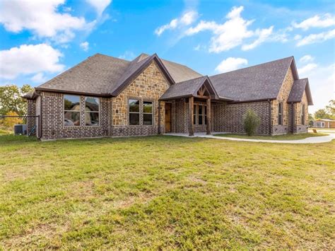 110 Lucky Ridge Ln, Boyd, TX 76023 | realtor.com®