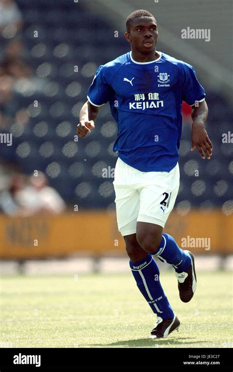 Joseph yobo everton hi-res stock photography and images - Alamy