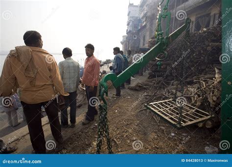 Varanasi editorial stock photo. Image of cremation, fire - 84428013