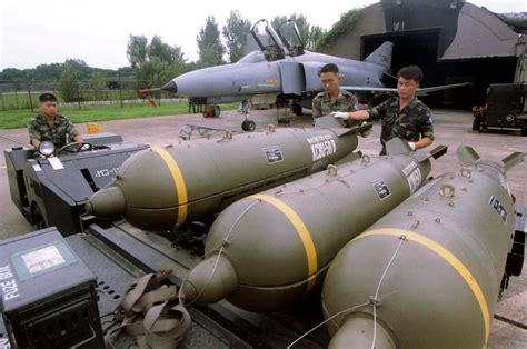 Has the US used cluster bombs? Which countries still use cluster bombs ...