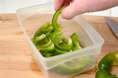 How to Freeze Green Peppers Without Blanching | Livestrong.com