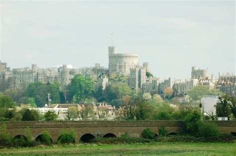 Windsor Castle Painting by Juan Cruz - Pixels