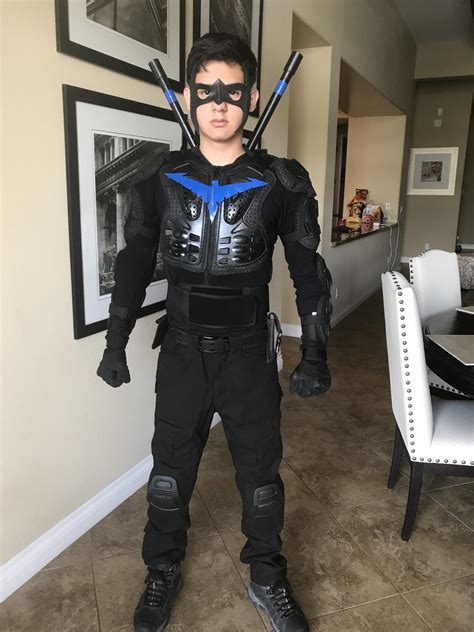 [Cosplay] Nightwing suit I made for Comicon : r/DCcomics