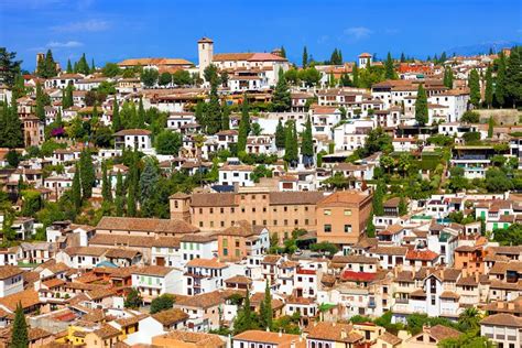 2023 Granada: Sacromonte and Albaycin Neighbourhoods Walking Tour