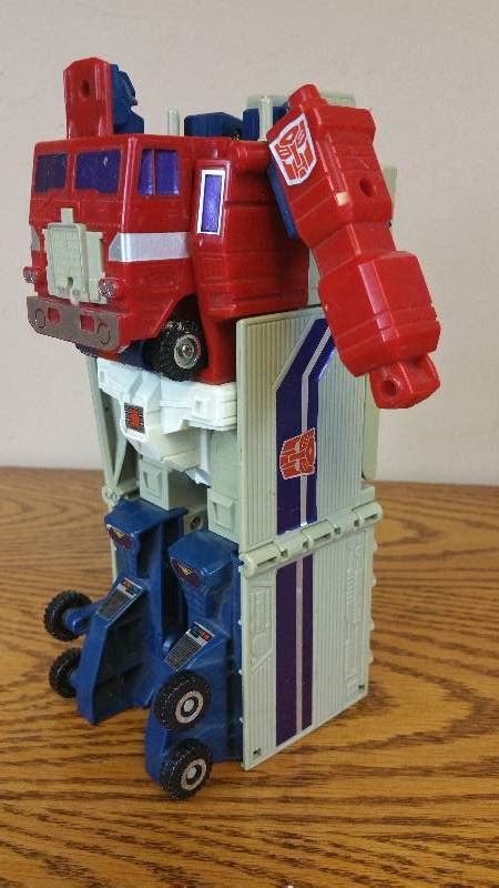 1980's Transformers Optimus Prime | SANTA'S VINTAGE TOY & COLLECTIBLES ...