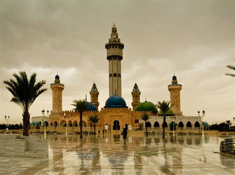 The Grande Mosquée of Touba, Sénégal : r/ArchitecturalRevival