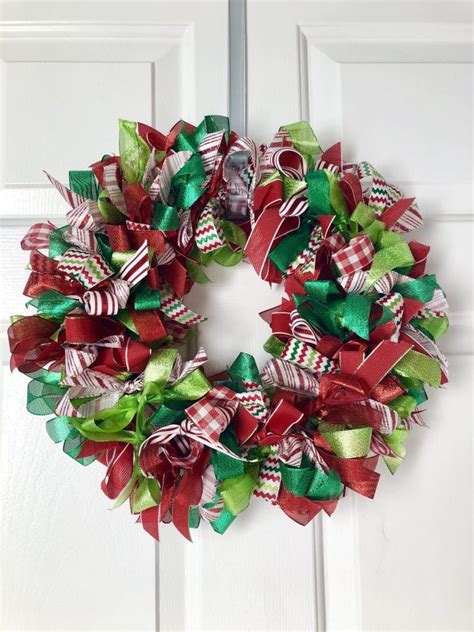 20 Ways to Make a Ribbon Wreath | Guide Patterns