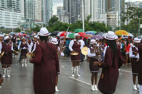 Seminary in Panama: Independence Parades - Internet Problems...