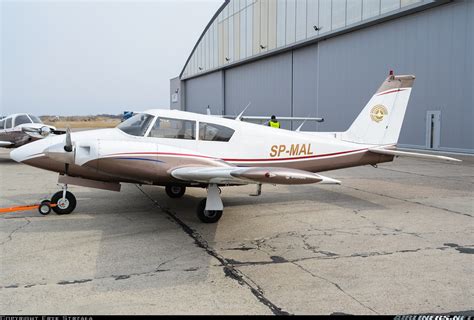 Piper PA-30 Twin Comanche - | Aviation Photo #4920991 | Airliners.net