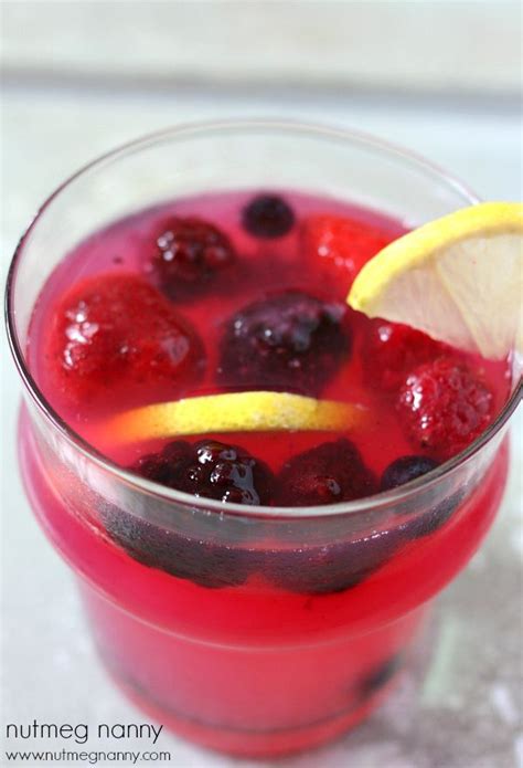 Homemade Blueberry Vodka and Lemonade Cocktail | Recipe | Blueberry vodka, Lemonade cocktail ...