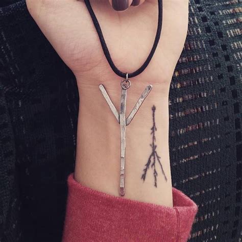 @anaonethree Showing her Algiz fine silver rune pendant from ...