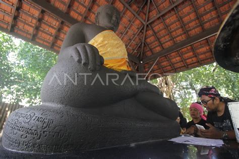 BELAJAR AKSARA JAWA KUNO | ANTARA Foto