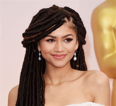 Zendaya Revisits E! Host Saying She "Smells Like Patchouli Oil Or Weed"