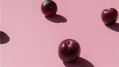 Discover the Surprising Health Benefits of Plums and Prunes