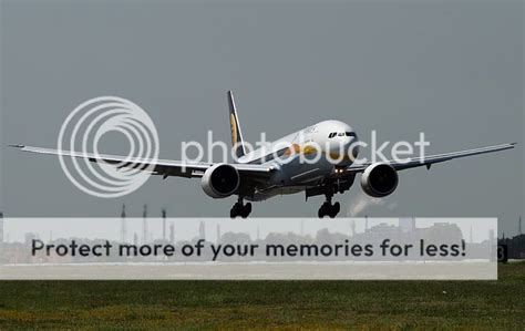 Jet Airways Starts EWR Today (pics added)