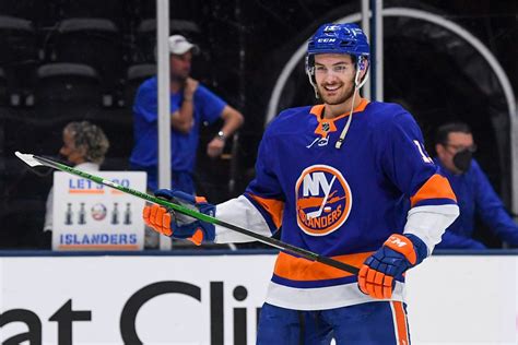 New York Islanders Extend Mathew Barzal