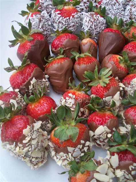 Brooke Bakes : Gourmet Chocolate Covered Strawberries