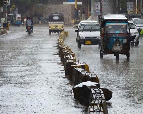 Brief Rain Shower Delights Karachi – Envision Pakistan