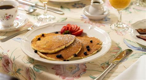 Maine Bed and Breakfast | Charming Accommodations & Gracious Service