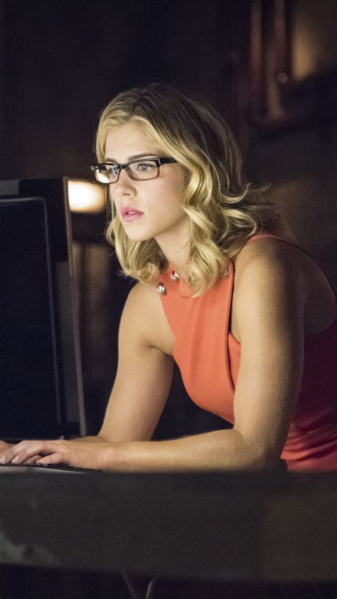 2160x3840 Emily Bett Rickards As Felicity Smoak Sony Xperia X,XZ,Z5 ...