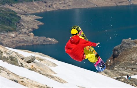 The Best Places to Go Snowboarding in New Zealand