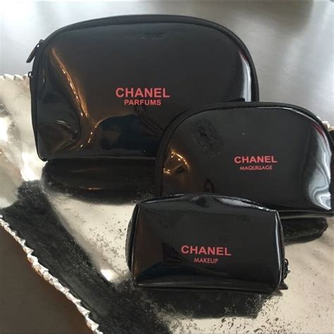 Chanel makeup bag | Chanel makeup bag, Chanel, Makeup bag