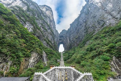 The Heaven's Gate of Tianmen Mountain National Park with 999 step ...