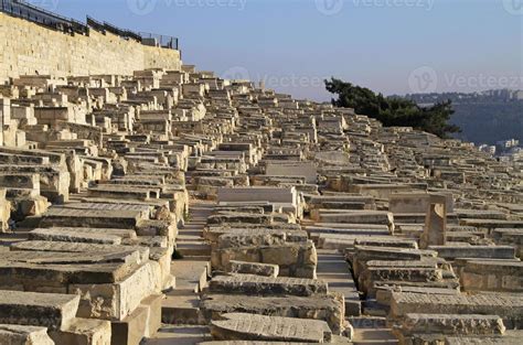 Jewish Cemetery on the Mount of Olives 11306262 Stock Photo at Vecteezy