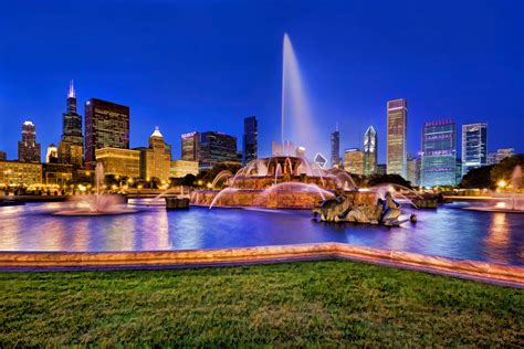 Buckingham Fountain Panorama, Chicago - Traveldigg.com