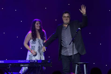 Vince Gill + Amy Grant's Daughter Joins Him Live for Tearful Song