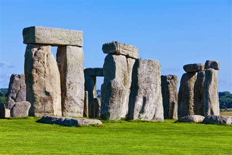 Stonehenge, Wiltshire, England - Travel Guide - Exotic Travel Destination