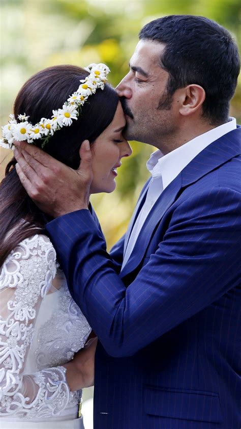 Bergüzar Korel as Feride Şadoğlu and Kenan İmirzalıoğlu as Mahir Kara in Karadayi | Actresses ...