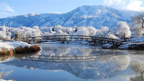 Wallpaper Download 1920x1080 Frozen bridge over the lake - HD winter wallpaper. Beautiful Nature ...