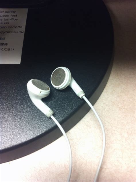 iphone - Soft ring for earbuds is gone! - Ask Different