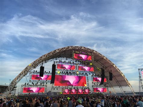 outdoors, event, grass, hairstyle, large group of people, crowd, 720P ...