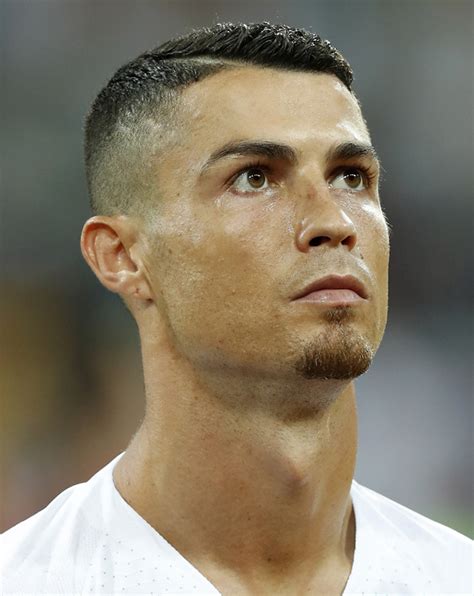 10 Best Male Footballers Hairstyles To Copy From International Superstars! (2020 ...