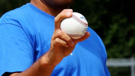 What is an Eephus Pitch and How to Throw Eephus Pitch? - Metro League