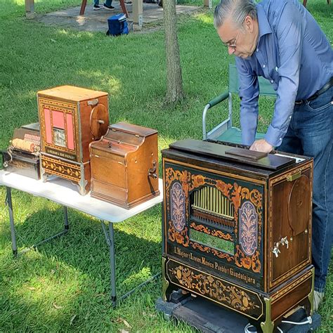 Organ grinders at the Transportation Museum – Westside News Inc