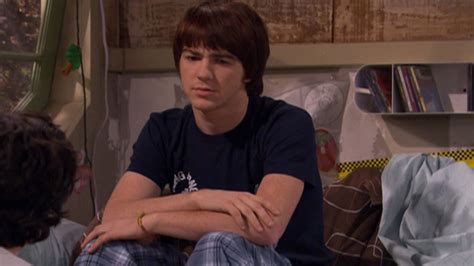 El regreso de Mindy - Drake y Josh (temporada 3, episodio 3) - Apple TV (MX)