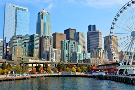 Downtown Skyline and Ferris Wheel in Seattle, Washington - Encircle Photos