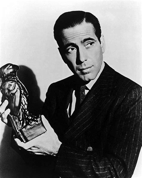Product Detail: Humphrey Bogart with Maltese Falcon in hand, BEHIND THE ...